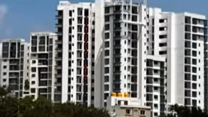 Bengaluru Techie Dilemma Buy 1.2 Crore Flat or Pay 44000 Rent Sparks Viral Debate