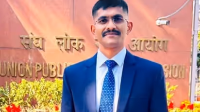 Harassment of Karnataka woman Accused IPS officer attempts dies at hyderbabad rav