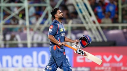 Rishabh Pant walks back to the pavilion