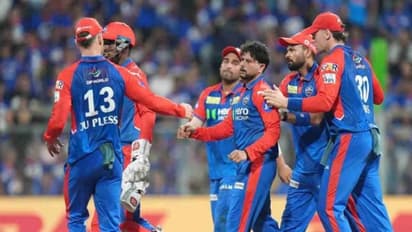 Faf du Plessis celebrating with Kuldeep Yadav (Photo: IPL/BCCI) 