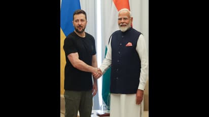 Narendra Modi with Volodymyr Zelenskyy