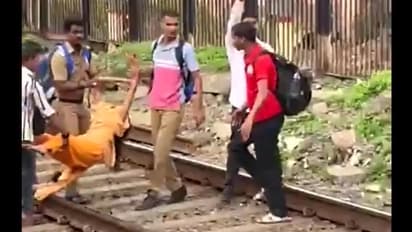 mumbai local accident