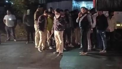 pune nashik highway major road accident car crushed 17 women 5 died on the spot