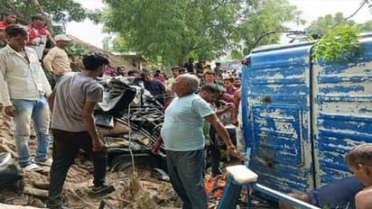 Big accident in Pratapgarh 