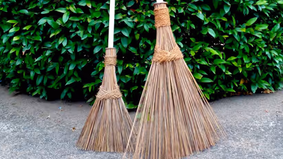 importance-of-purchasing-broom-on-Dhanteras-according-to-vastu