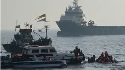 mumbai boat accident photos