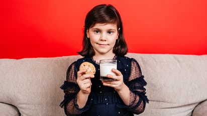 what-is-the-right-time-to-feed-milk-to-kids