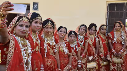 Big change in mass marriage 