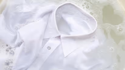 how-to-keep-white-shirt-bright