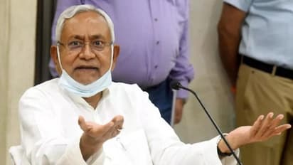 नीतीश कुमार ने पलटवार किया है। उन्होंने कहा कि हम मर जाएंगे, लेकिन बीजेपी के साथ कभी नहीं जाएंगे।