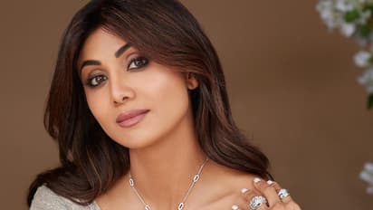 valentine day 2023 shipla shetty share romantic clip with husband raj kundra fans ask where is mask KPJ