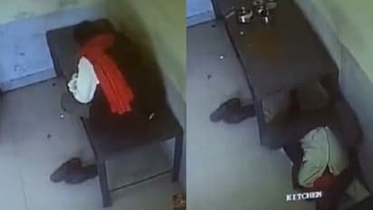 sagar news toll plaza security guard died suddenly while eating food