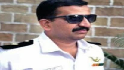 A daring act by Banjara Hills sub inspector S Karunakar Reddy saved the lives of 16 ABVP activists and fellow cops.