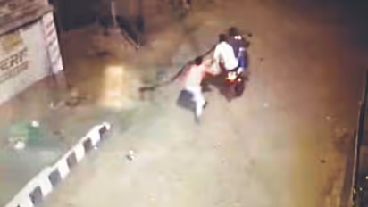 begusarai crime news Mobile snatchers dragged sales girl for 200 meters