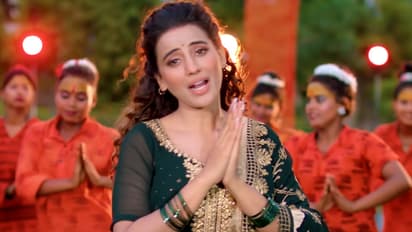 Akshara Singh New Song Hum Ham Na Jaib Devghar