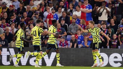 Martin-Odegaard-penalty-gives-Arsenal-a-1-0-wi