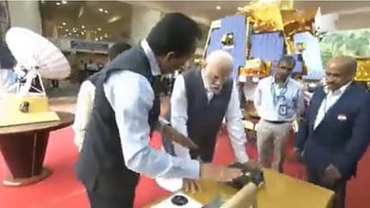 PM Modi in ISRO