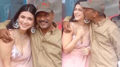 AS Ravi Kumar Kisses Mannara