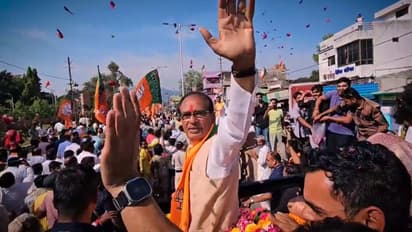 Shivraj-Singh-Chouhan-road-show-before-filing-nomination-from-Budhni