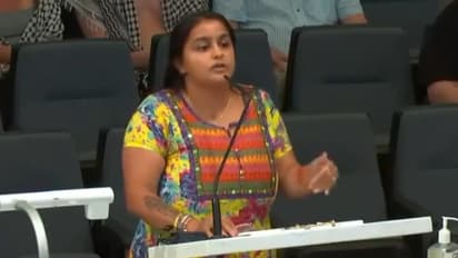 American woman threatens