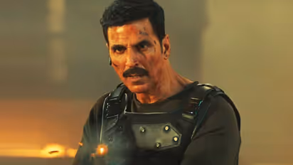 Bade Miyan Chote Miyan Collection Day 11