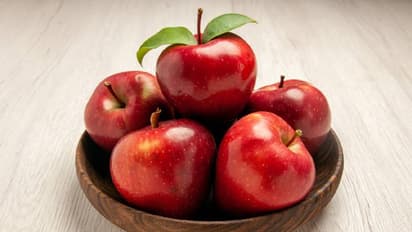 Apple can reduce Cholesterol Levels and Heart Disease
