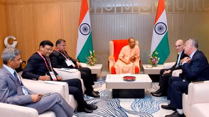 Yogi-Adityanath-at-semicon-india-2024-invited-investors