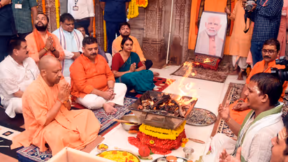 Yogi-Adityanath-in-Varanasi