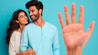 palmistry-tell-about-couple-relationship