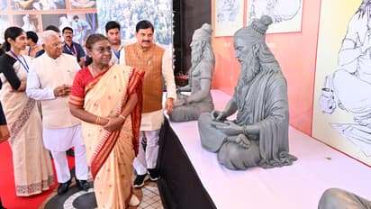 President-Droupadi-Murmu-in-Ujjain-Mahakal-Lok-interacted-with-craftsmen