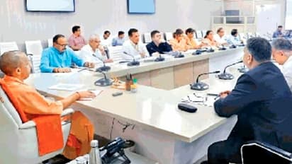 Yogi-Adityanath-review-the-work-of-the-Medical-Health-and-Family-Welfare-and-Medical-Education-Departments