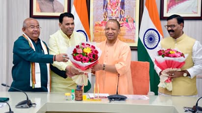 Yogi-Adityanath-special-meeting-with-Uttar-Pradesh-State-Commission-for-Backward-Classes