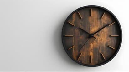 where to place the wall clock know direction
