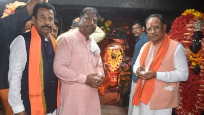 Vishnu-Deo-Sai-prayed-to-Maa-Danteshwari-at-Bastar