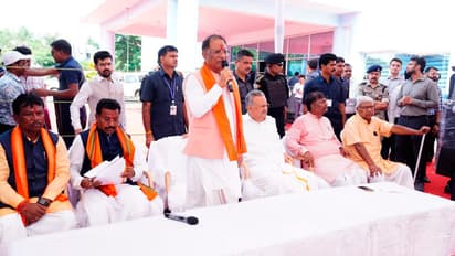 Vishnu-Deo-Sai-met-public-representatives-and-distinguished-citizens-and-congratulated-them-on-the-occasion-of-Navratri