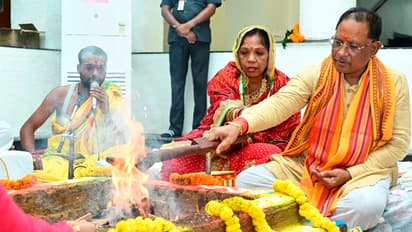 Vishnu-Deo-Sai-entered-the-new-Chief-Ministers-residence-in-Nava-Raipur-after-offering-prayers-with-rituals