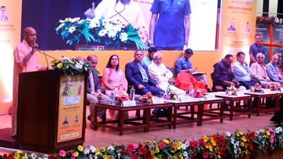 Yogi-Adityanath-inaugurates-and-lays-foundation-stone-of-projects-worth-Rs-1147-crore-in-SGPGI
