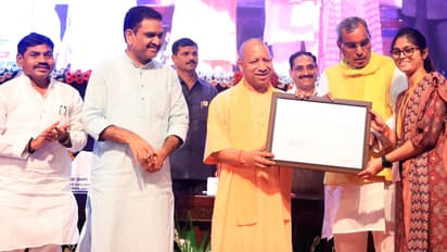 Yogi-Adityanath-government-facilitates-appointment-letters-to-1950-newly-selected-youth-in-various-government-jobs