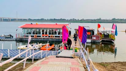 Yogi-Adityanath-government-to-facilitate-quick-access-to-Sangam-for-devotees-with-new-water-transport-services-for-Prayagrah-Maha-Kumbh-2025