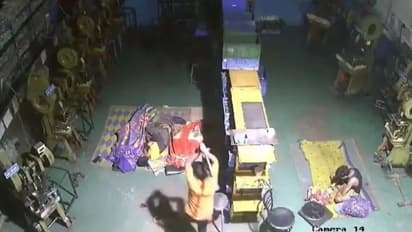 A young man attacks his sleeping friend in Pune