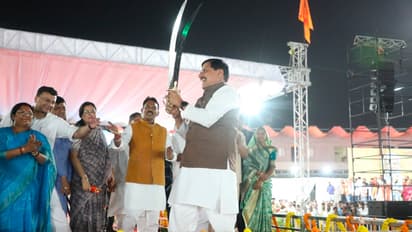 Mohan-Yadav-in-Indore-at-the-world-record-fencing-program-Shaurya-Veera-of-women-power