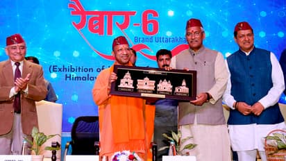 Yogi-Adityanath-participated-in-Raibar-6-Brand-Uttarakhand-program