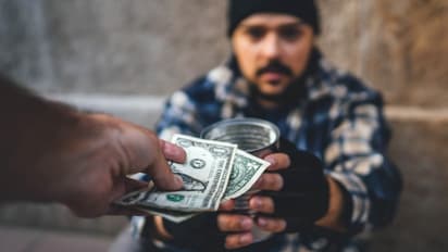 Pakistan beggar family Royal feast for 20000 Viral video