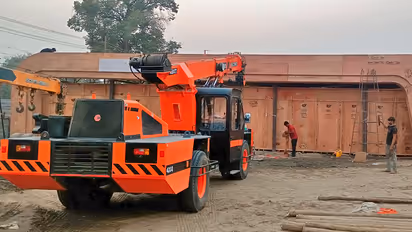 bollywood-art-director-to-make-control-room-for-pryagraj-mahakumbh-2025