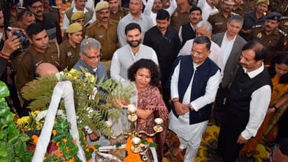 Yogi-govt-launches-air-service-from-Lucknow-to-Dudhwa-at-Lakhimpur-Mahotsav-24