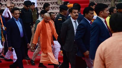 efforts-of-CM-Yogi-Adityanath-the-temple-and-ghat-have-been-rejuvenated-in-Prayagraj-Mahakumbh-2025