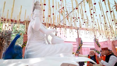 PM-Modi-inaugurates-the-Saraswati-Koop-Corridor-and-worships-Maa-Saraswati