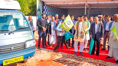 Mohan-Yadav-flags-off-food-distribution-vehicle-of-Akshaya-Patra-Foundation