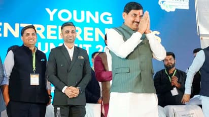 Mohan-Yadav-at-Young-Entrepreneur-Summit-2024-in-Ujjain