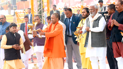 Yogi-Adityanath-inspect-tent-city-and-facilities-developed-in-arail-for-Prayagraj-Mahakumbh-2025
